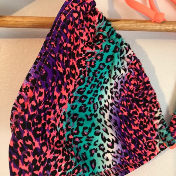 Forever 21 triangle leopard string bikini top sz L - Picture 2 of 4